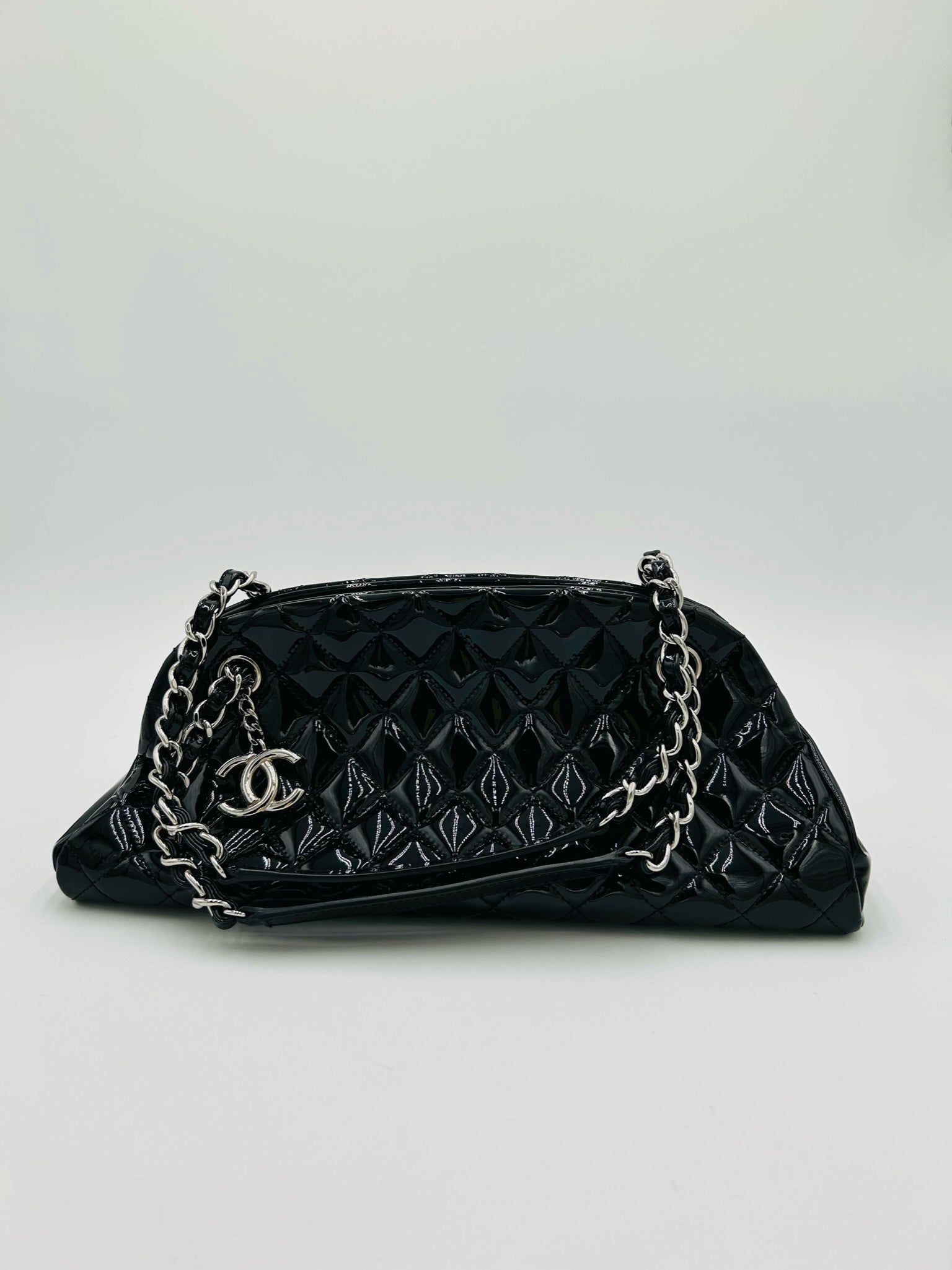 CHANEL PATENT QUILTED MEDIUM JUST MADEMOISELLE BLACK