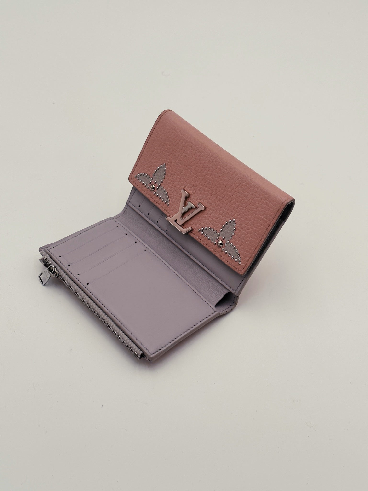 LV CAPUCINES NUDE PINK LEATHER WALLET