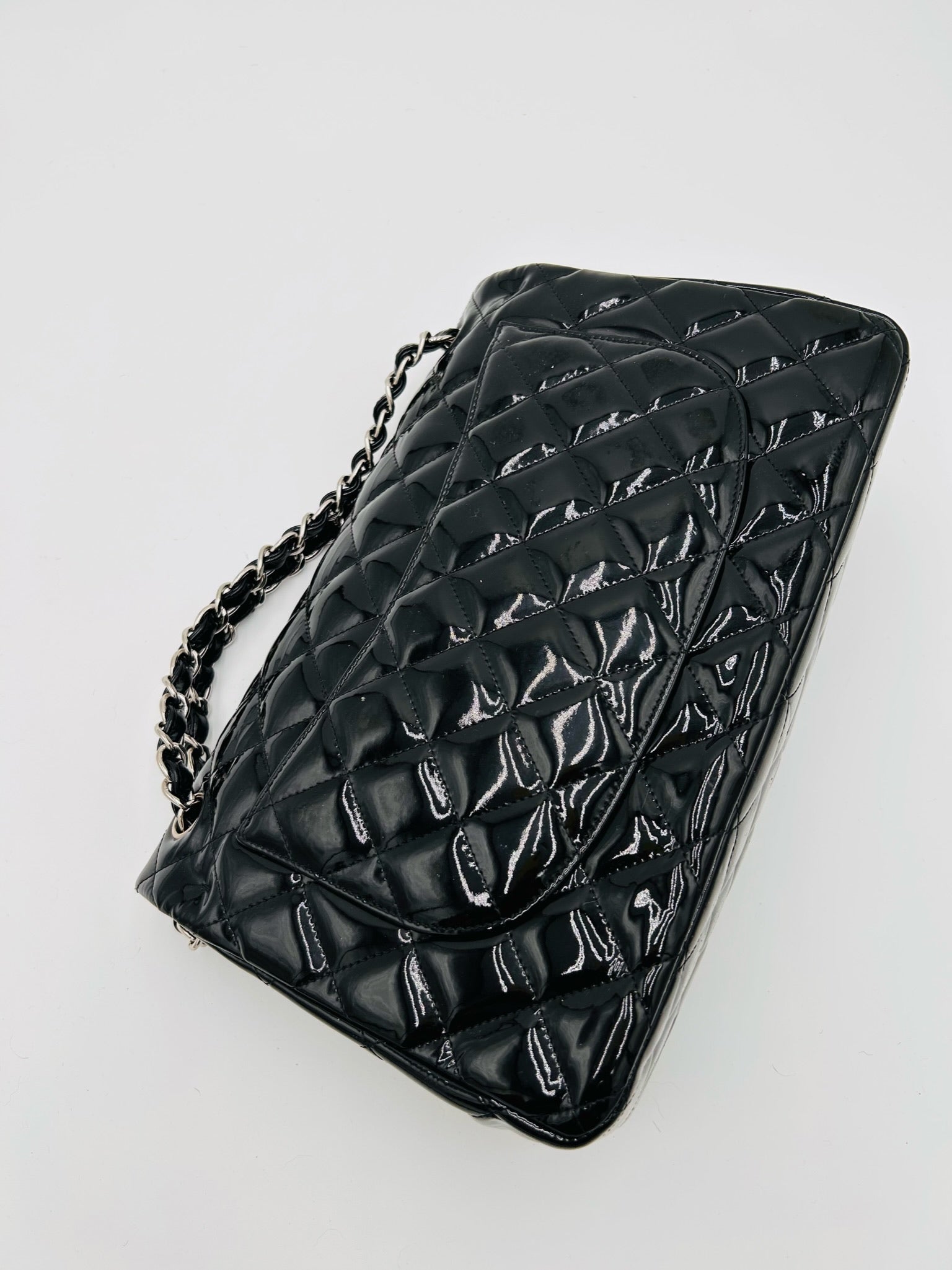 CHANEL BLACK QUILTED PATENT LEATHER MEDIUM CLASSIC DOUBLE FLAP BAG