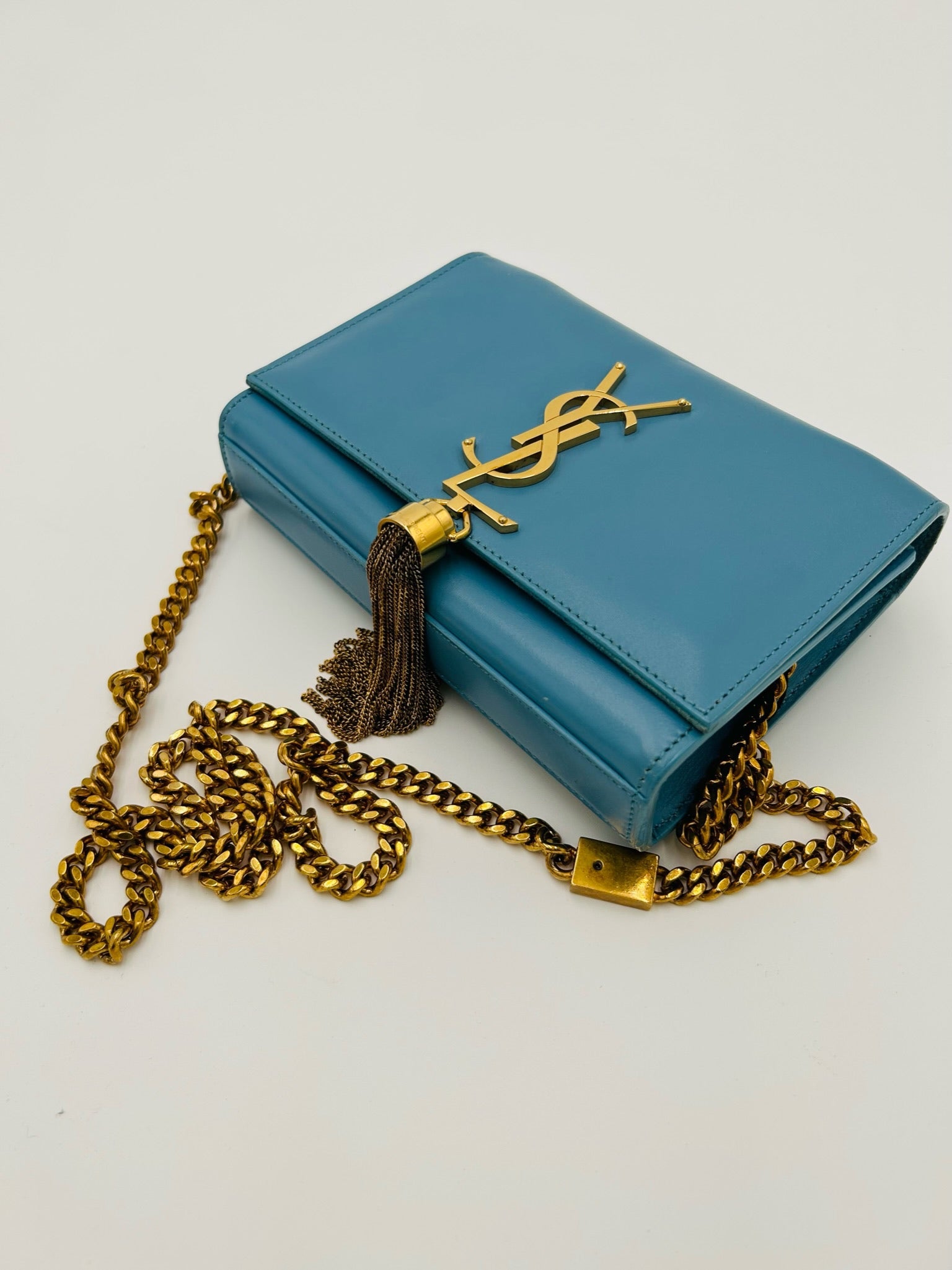 YSL KATE SMALL CHAIN BAG IN GRAIN DE POUDRE LEATHER LIGHT BABY BLUE