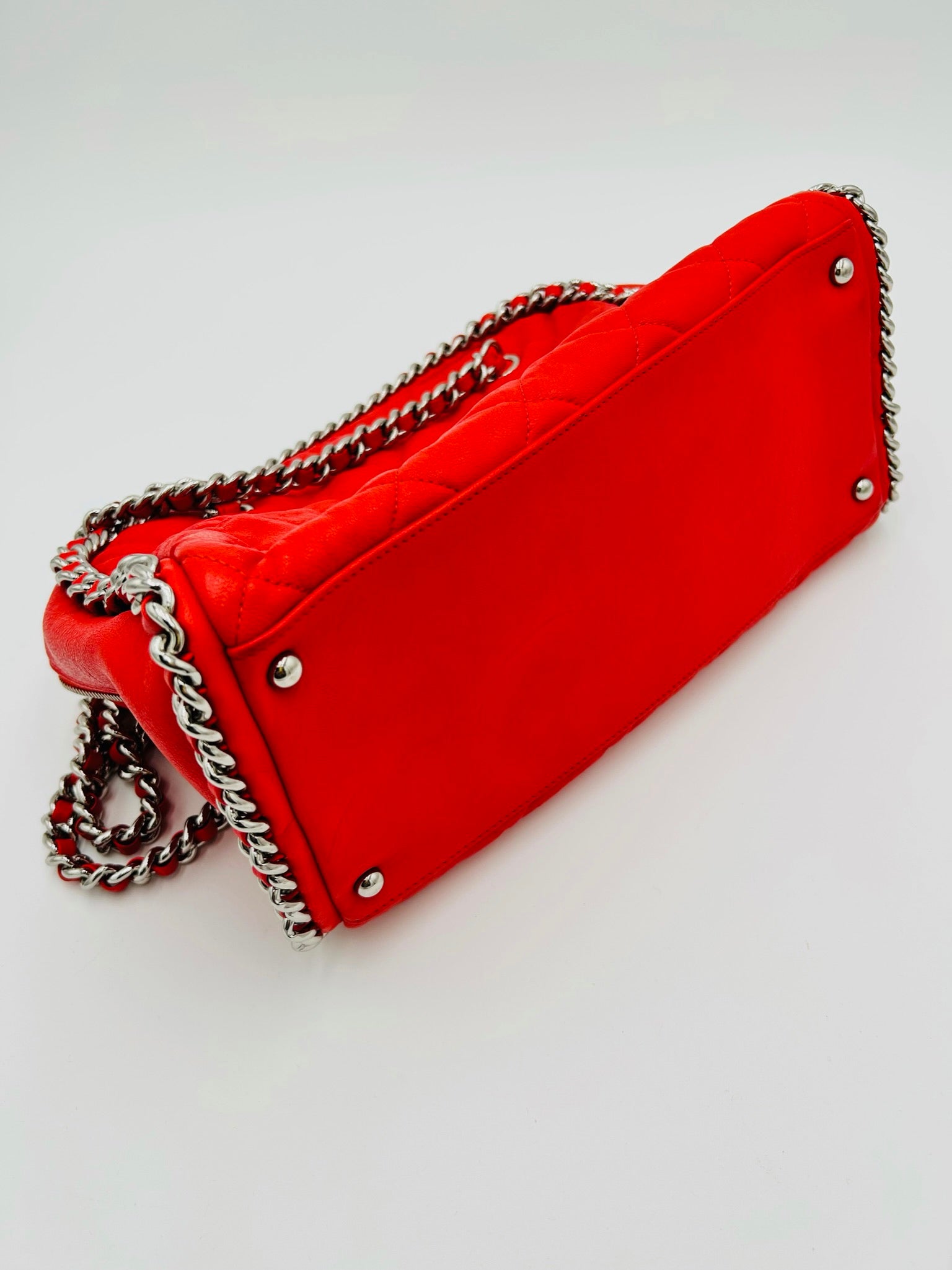 CHANEL CRUMPLED CALFSKIN CHAIN ALL OVER BRIGHT RED