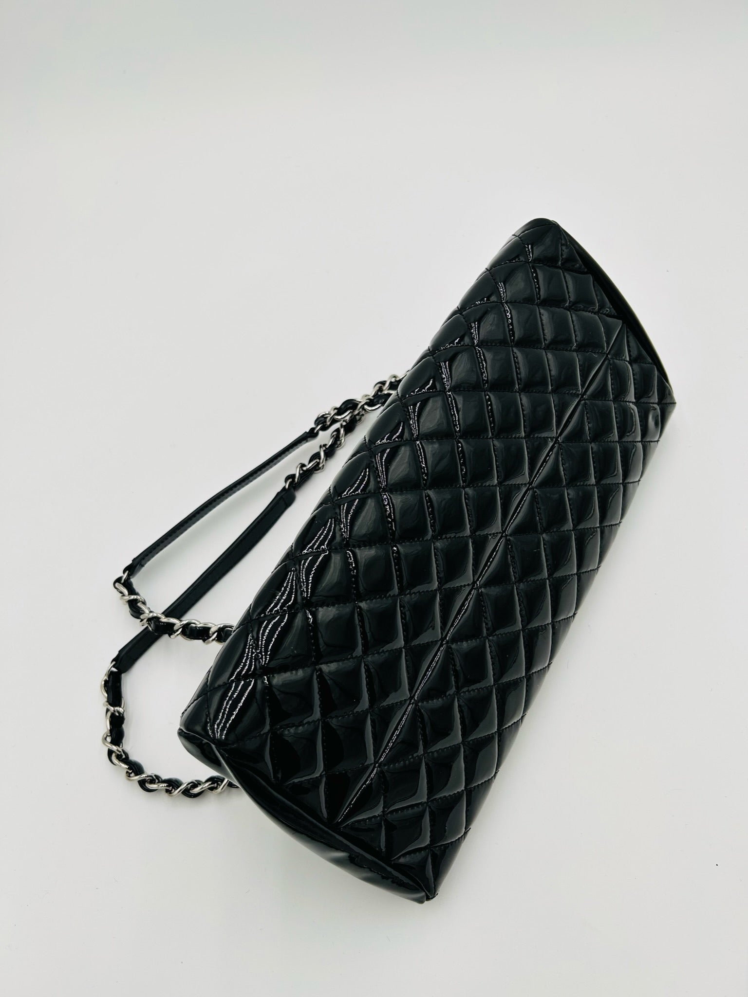 CHANEL PATENT QUILTED MEDIUM JUST MADEMOISELLE BLACK