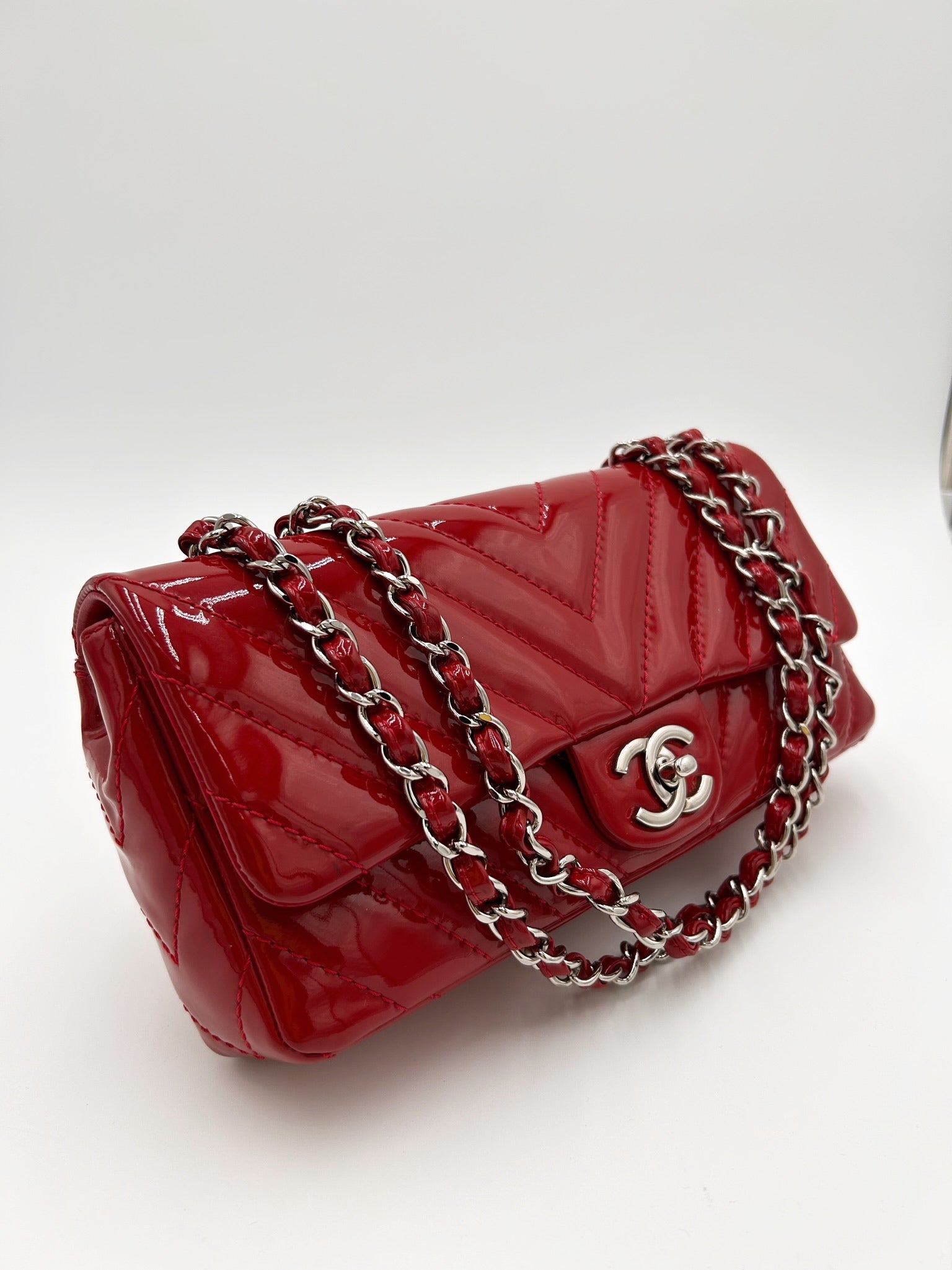 CHANEL RED PATENT QUILTED SINGLE FLAP